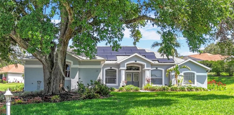 House in Lady Lake, Florida 3 bedrooms, 209.59 sq.m. № 1914986
