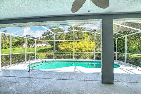 House in Lady Lake, Florida 3 bedrooms, 209.59 sq.m. № 1914986 - photo 28