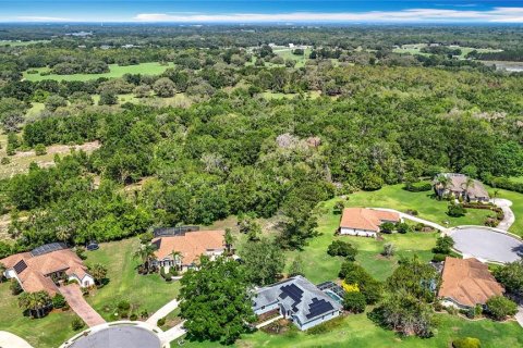 House in Lady Lake, Florida 3 bedrooms, 209.59 sq.m. № 1914986 - photo 2