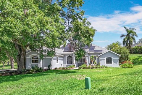 House in Lady Lake, Florida 3 bedrooms, 209.59 sq.m. № 1914986 - photo 4
