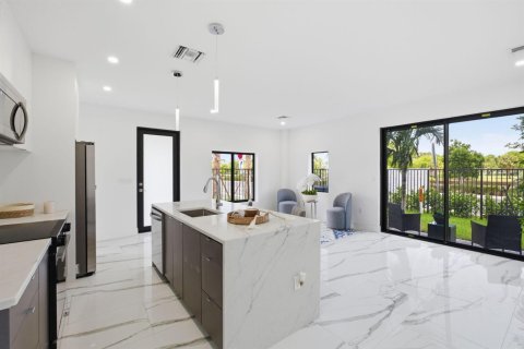 Touwnhouse à vendre à Pompano Beach, Floride: 3 chambres, 150.5 m2 № 2087392 - photo 9