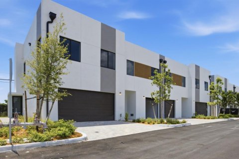 Touwnhouse à vendre à Pompano Beach, Floride: 3 chambres, 150.5 m2 № 2087392 - photo 2