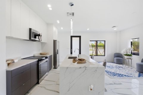 Touwnhouse à vendre à Pompano Beach, Floride: 3 chambres, 150.5 m2 № 2087392 - photo 10