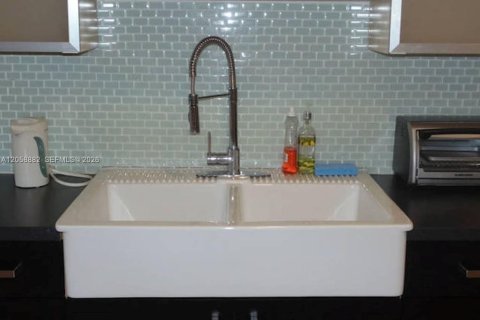 Copropriété à louer à Miami, Floride: 1 chambre, 74.41 m2 № 2168786 - photo 7