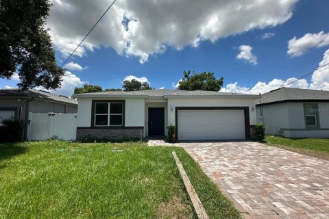 House in Davenport, Florida 4 bedrooms, 169.73 sq.m. № 2201737