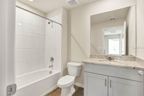 Adosado en alquiler en Brandon, Florida, 3 dormitorios, 137.96 m2 № 1913416 - foto 17