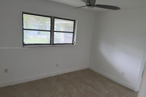 Appartement à louer à Dania Beach, Floride: 2 chambres, 191.75 m2 № 2010936 - photo 2