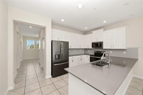 Condominio en venta en Davenport, Florida, 3 dormitorios, 166.02 m2 № 2097253 - foto 13