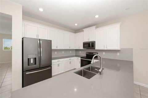 Condominio en venta en Davenport, Florida, 3 dormitorios, 166.02 m2 № 2097253 - foto 14