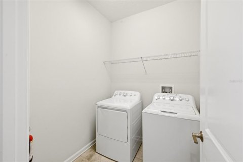 Condominio en venta en Davenport, Florida, 3 dormitorios, 166.02 m2 № 2097253 - foto 30