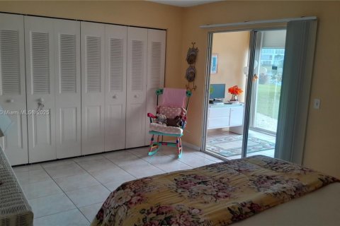 Condo in Deerfield Beach, Florida, 1 bedroom  № 2015576 - photo 16