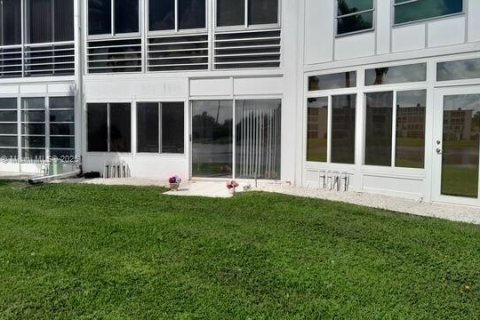 Condo in Deerfield Beach, Florida, 1 bedroom  № 2015576 - photo 28