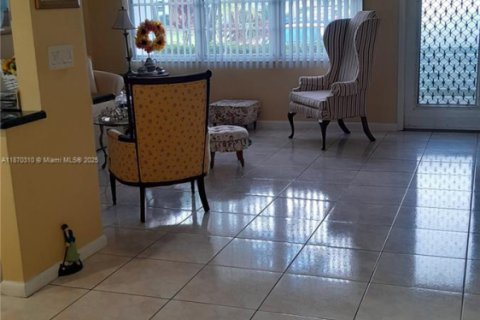 Condo in Deerfield Beach, Florida, 1 bedroom  № 2015576 - photo 5