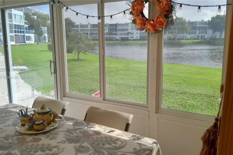 Condo in Deerfield Beach, Florida, 1 bedroom  № 2015576 - photo 23