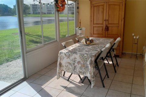 Condo in Deerfield Beach, Florida, 1 bedroom  № 2015576 - photo 21