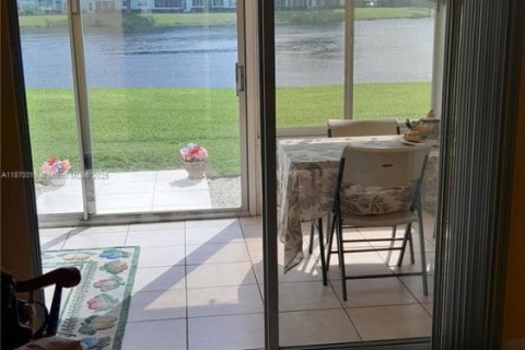 Condo in Deerfield Beach, Florida, 1 bedroom  № 2015576 - photo 20