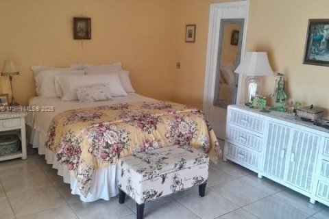 Condo in Deerfield Beach, Florida, 1 bedroom  № 2015576 - photo 15