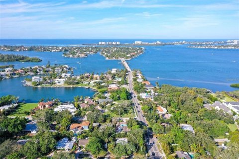 Casa en venta en Sarasota, Florida, 4 dormitorios, 329.9 m2 № 1905810 - foto 1