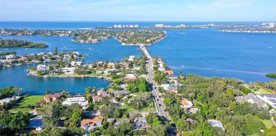Casa en Sarasota, Florida 4 dormitorios, 329.9 m2 № 1905810