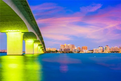 Casa en venta en Sarasota, Florida, 4 dormitorios, 329.9 m2 № 1905810 - foto 4