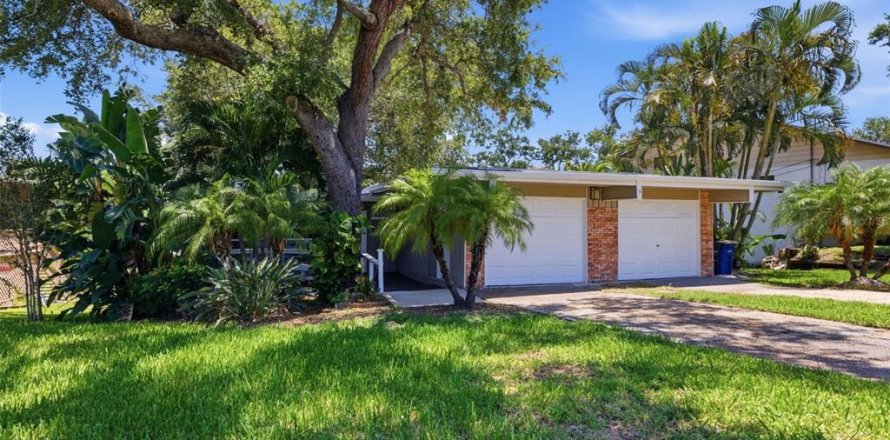 Villa ou maison à Clearwater, Floride 3 chambres, 186.27 m2 № 2199857