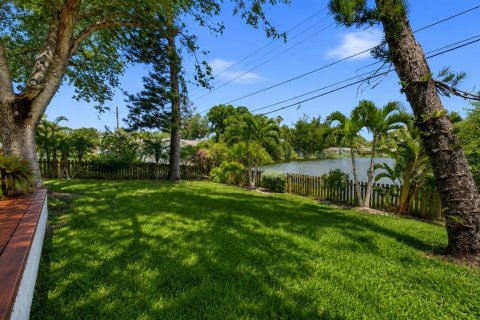 Villa ou maison à vendre à Clearwater, Floride: 3 chambres, 186.27 m2 № 2199857 - photo 2