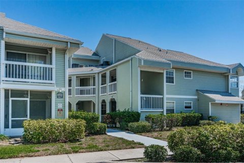Condo in Saint Petersburg, Florida, 2 bedrooms  № 1717558 - photo 2