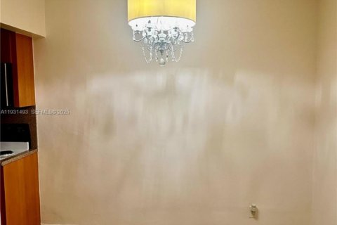 Condominio en alquiler en Hollywood, Florida, 1 dormitorio, 58.53 m2 № 1992137 - foto 3