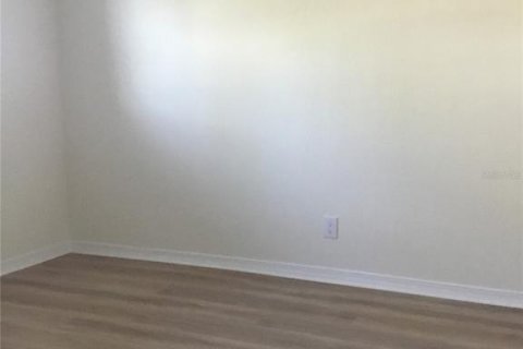 Condo in Largo, Florida, 2 bedrooms № 2234560 - photo 16