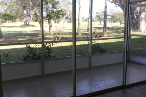 Condo in Largo, Florida, 2 bedrooms № 2234560 - photo 27