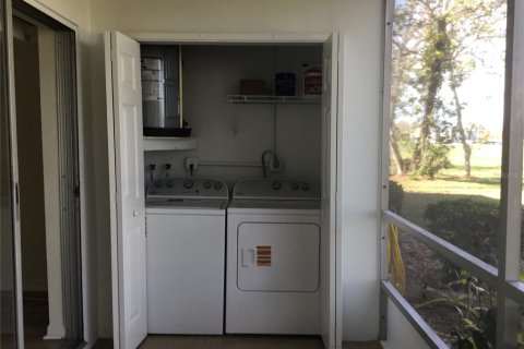 Condo in Largo, Florida, 2 bedrooms № 2234560 - photo 25