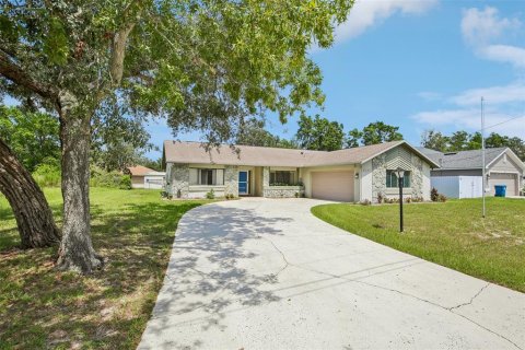 House in Spring Hill, Florida 3 bedrooms, 148.09 sq.m. № 2309809 - photo 3