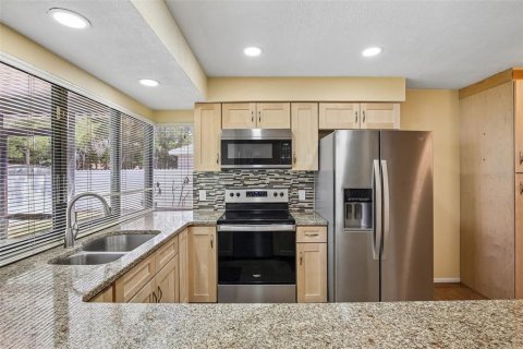 House in Spring Hill, Florida 3 bedrooms, 148.09 sq.m. № 2309809 - photo 12