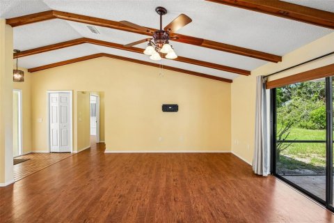 House in Spring Hill, Florida 3 bedrooms, 148.09 sq.m. № 2309809 - photo 8