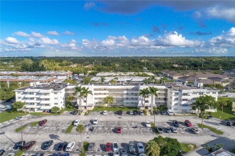 Condo in Miami, Florida, 1 bedroom  № 1461399 - photo 2