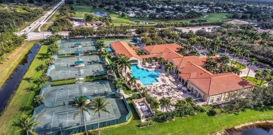 House in Boynton Beach, Florida 3 bedrooms, 251.02 sq.m. № 1151499
