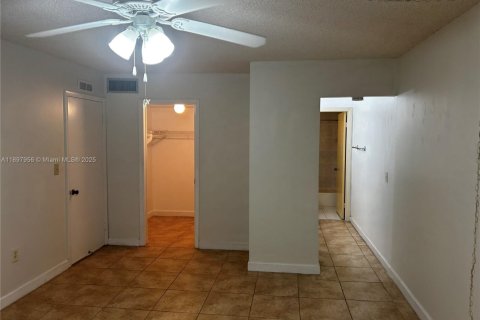 Снять в аренду кондоминиум в Майами, Флорида 1 спальня, 73.11м2, № 1950059 - фото 10