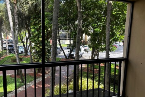 Снять в аренду кондоминиум в Майами, Флорида 1 спальня, 73.11м2, № 1950059 - фото 1