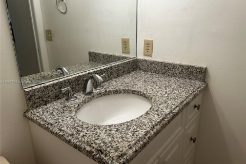 Снять в аренду кондоминиум в Майами, Флорида 1 спальня, 73.11м2, № 1950059 - фото 5