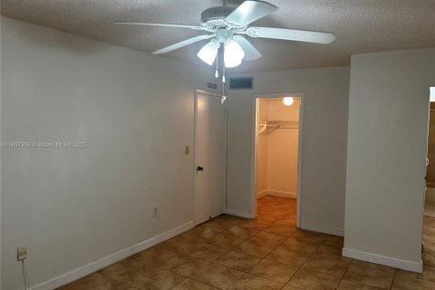 Снять в аренду кондоминиум в Майами, Флорида 1 спальня, 73.11м2, № 1950059 - фото 11