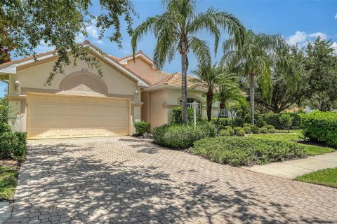 House in Lakewood Ranch, Florida 4 bedrooms, 233.37 sq.m. № 1785539 - photo 2