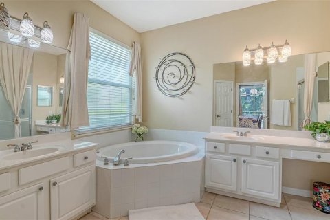 House in Lakewood Ranch, Florida 4 bedrooms, 233.37 sq.m. № 1785539 - photo 21