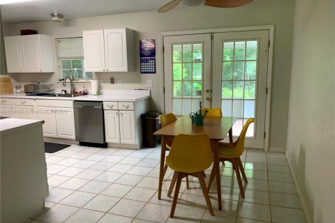 House in DeLand, Florida 3 bedrooms, 136.75 sq.m. № 1749911 - photo 19