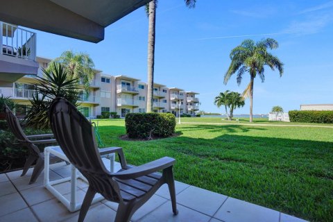Condo à Lantana, Floride, 2 chambres  № 2084569