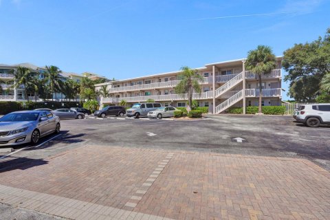 Copropriété à vendre à Lantana, Floride: 2 chambres, 83.52 m2 № 2084569 - photo 3