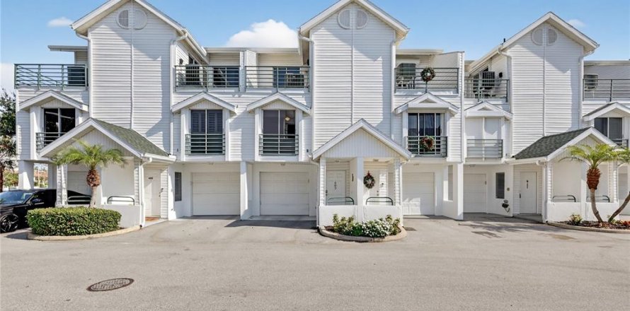 Touwnhouse à Clearwater, Floride 3 chambres, 157.93 m2 № 2138427