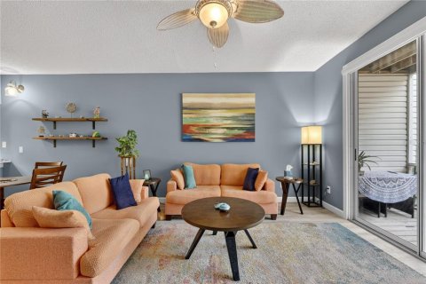 Touwnhouse à vendre à Clearwater, Floride: 3 chambres, 157.93 m2 № 2138427 - photo 3