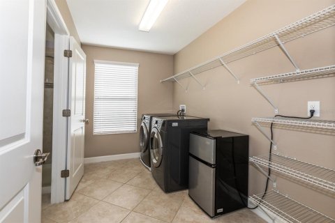 Casa en venta en Winter Garden, Florida, 5 dormitorios, 305.46 m2 № 1884462 - foto 24