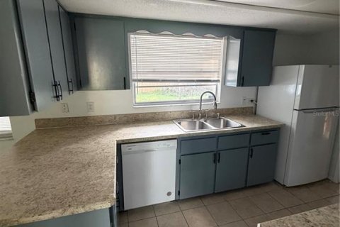 Villa ou maison à louer à Ormond Beach, Floride: 3 chambres, 147.9 m2 № 2403462 - photo 2