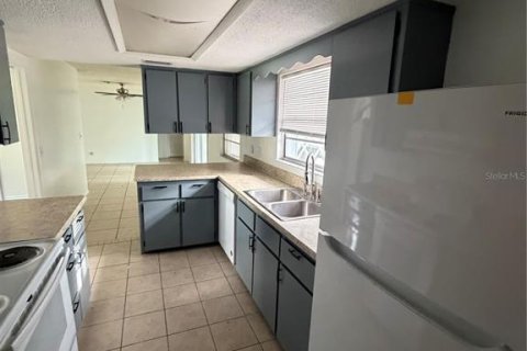 Villa ou maison à louer à Ormond Beach, Floride: 3 chambres, 147.9 m2 № 2403462 - photo 4